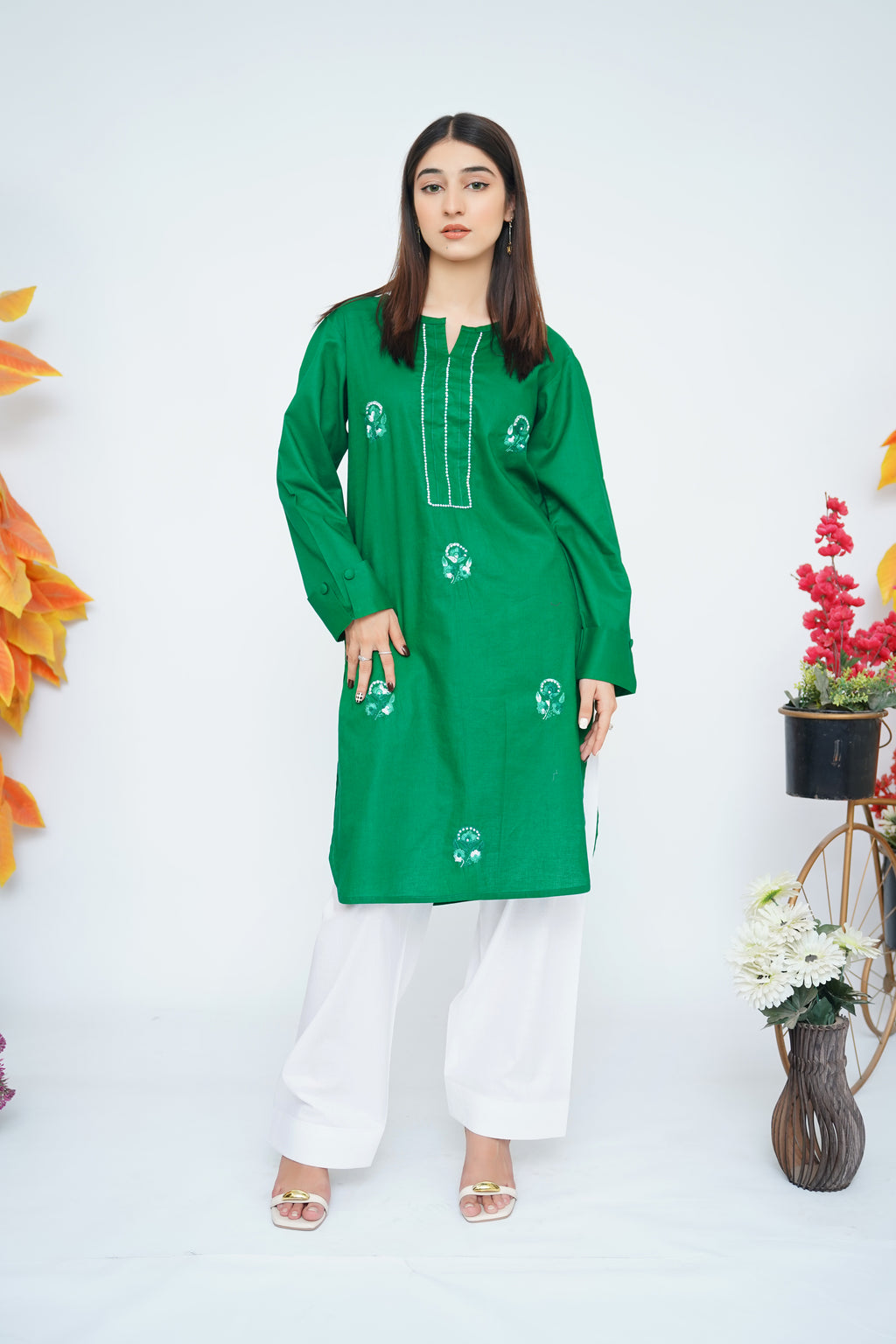 Azadi Charm | Hand Embroidered Emerald Green 2-Piece Suit