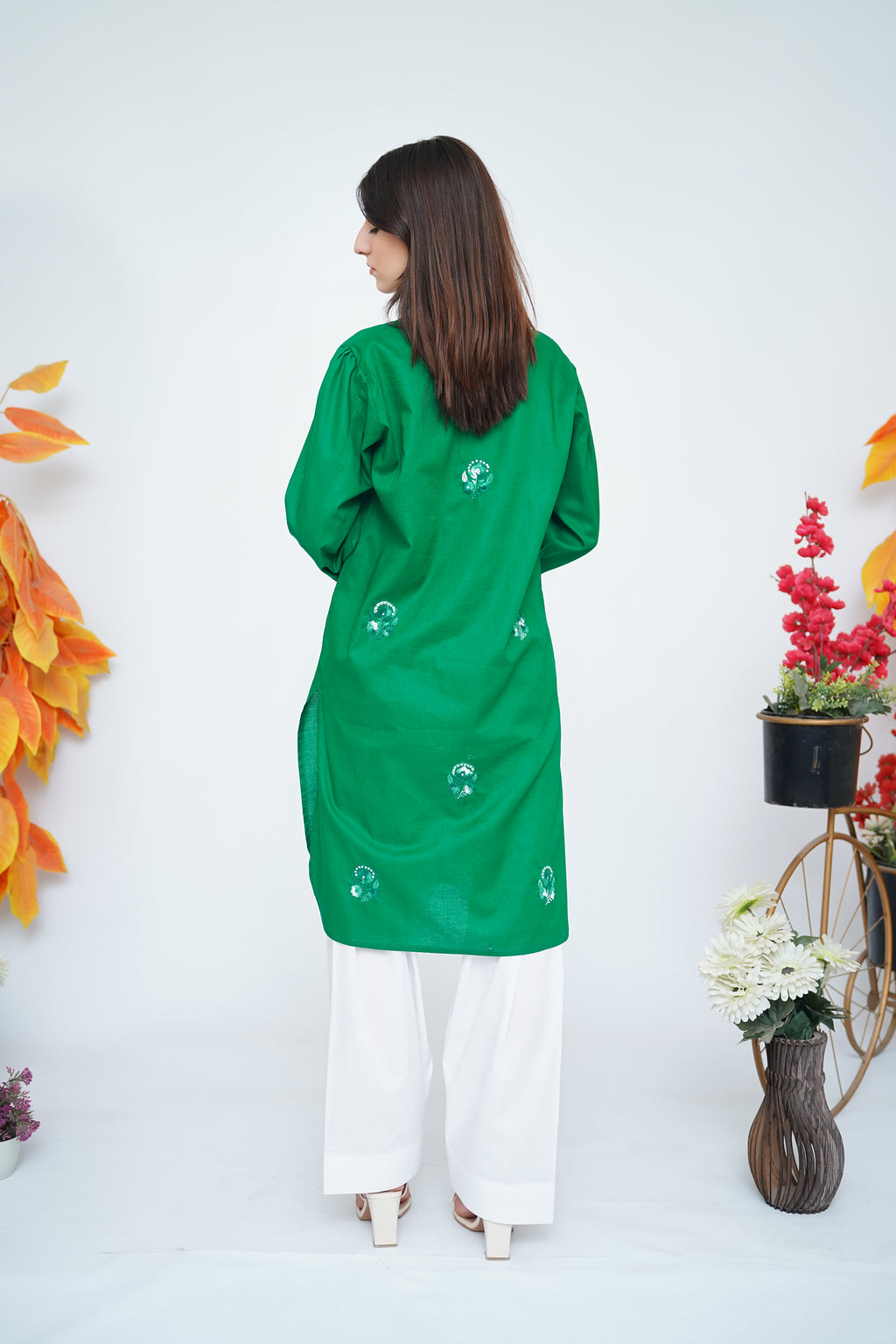 Azadi Charm | Hand Embroidered Emerald Green 2-Piece Suit