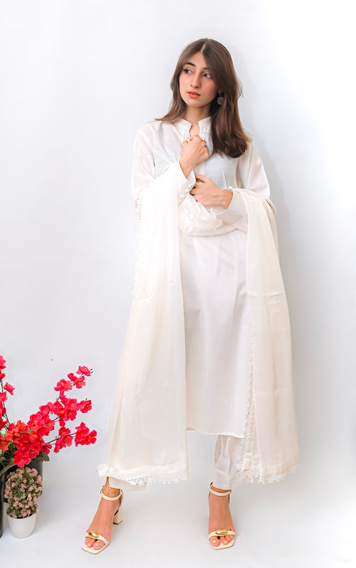 3PC-Classic White Suit with Minimal Embellished Details