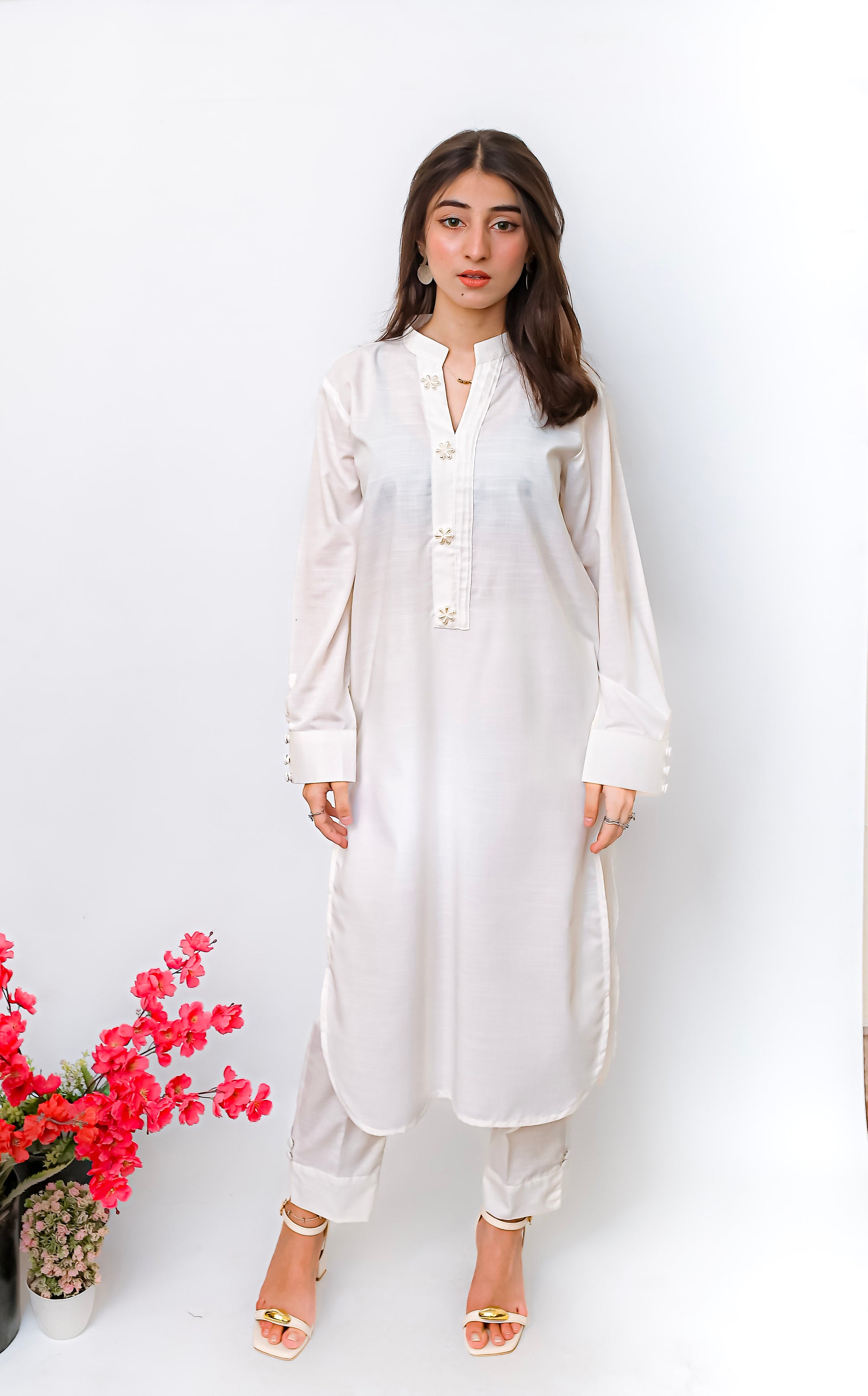 3PC-Classic White Suit with Minimal Embellished Details